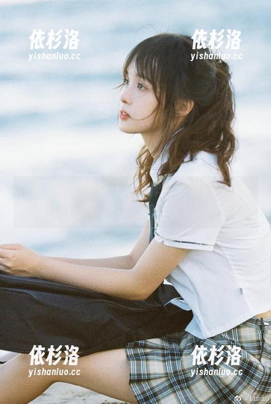 凉凉子 凉凉子的奶牛女仆写真作品下载,承包你所有的笑点和温暖!