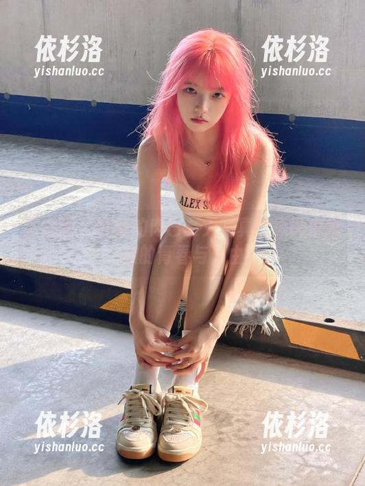 可爱的肉巴 微密圈 - 可爱的肉巴夏天写真:原图中绽放的青春与自由