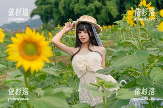 咬一口兔娘 免费获取咬一口兔娘的图册,微醺大姐姐为你呈现最美瞬间!