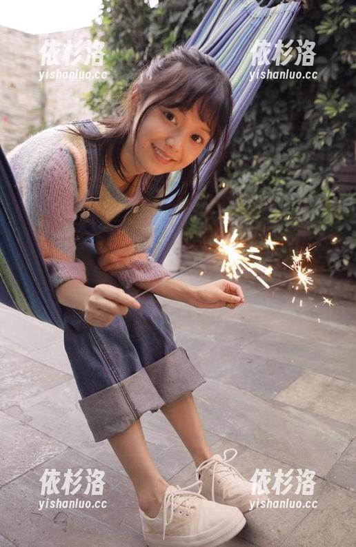 嗲囡囡-夏笑笑Summer 嗲囡囡 - 夏笑笑Summer的棉袜写真套图,免费分享,让你的生活充满甜美气息!