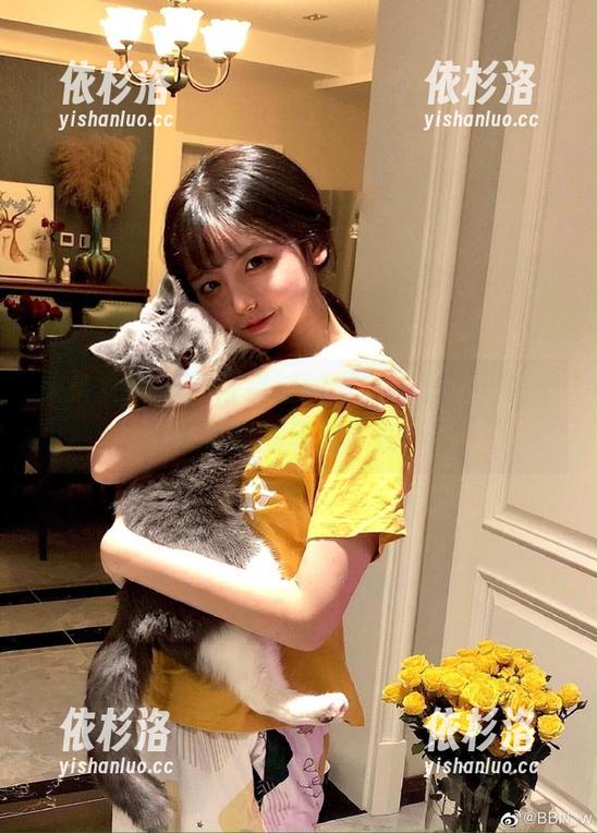 头条女神-李菲儿 头条女神 - 不可错过的资源,李菲儿秘书写真集细腻风情尽在其中