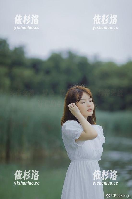 头条女神-梦心玥 头条女神 - 梦心玥的奶牛写真,独特壁纸让你的手机焕然一新