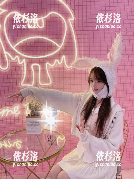女主K 女主K的最新套图震撼发布:奶牛写真带你回归自然的怀抱