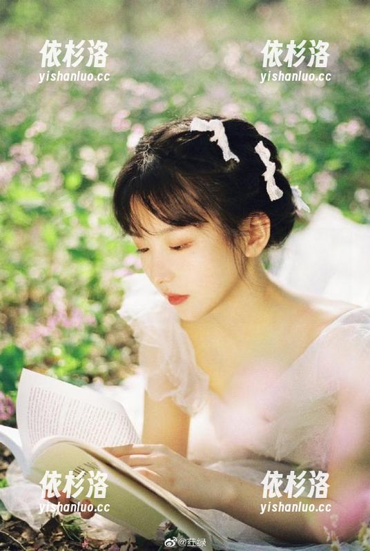学妹加速跑-紫婷 学妹加速跑 - 紫婷令人惊艳的写真:衬衣还是裙子?在全新网盘合集里寻找你的穿搭灵感!