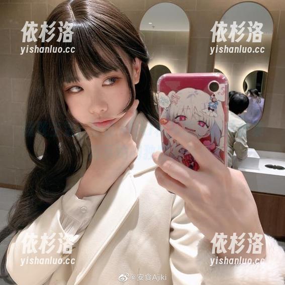 安食Ajiki 精致生活:安食Ajiki棉袜写真照片合集揭示她的独特风格