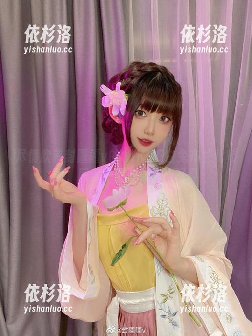 尽情欣赏封疆疆v的NIKKE白兔布兰儿和服，网盘中可下载高清写真