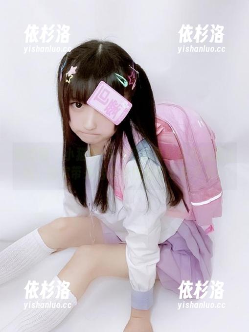 小猫咪ck 微密圈 - 小猫咪ck的短裤摄影套图原图上线,给你带来活泼与性感的双重享受!