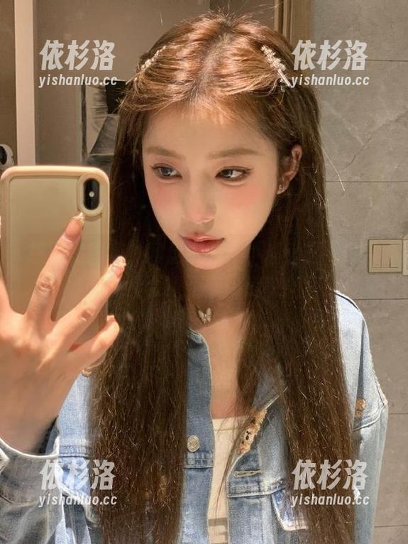 小瑶幺幺 想要美图吗?网盘中的“小瑶幺幺”吊带写真合集正在热销中!