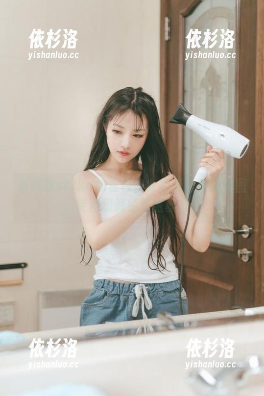 小鹿鹿shika 小鹿鹿shika的夏色彼女真爱版私拍套图,笑点和颜值双重暴击!