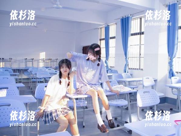 尤果网-Mikka涵涵 尤果网 - 夏日的靓影:Mikka涵涵短裤摄影全集,快来免费下载收藏!