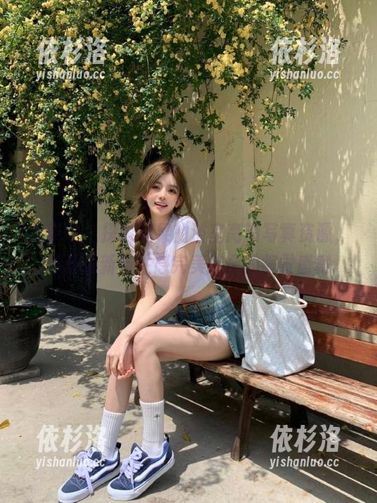 尤果网-糖果 尤果网 - 探索糖果的浴室高清写真资源,感受清新与性感完美结合的视觉盛宴