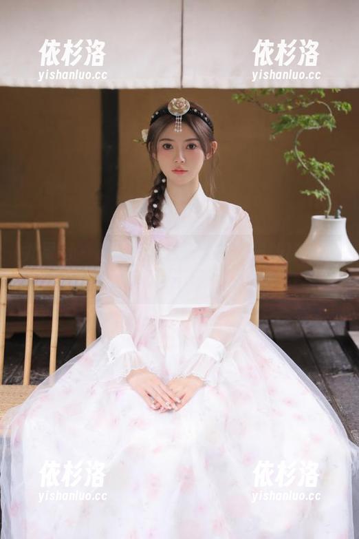 尤果网-纯小希 尤果网 - 私房写真合集:纯小希的甜心瞬间,让你心动不已的视觉盛宴