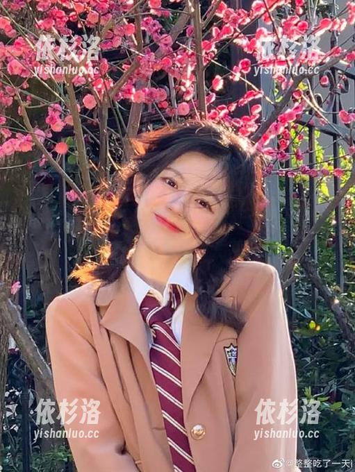 尤果网-雯雯 尤果网 - 探索雯雯学姐的写真资源,带你欣赏每一幅原图背后的故事