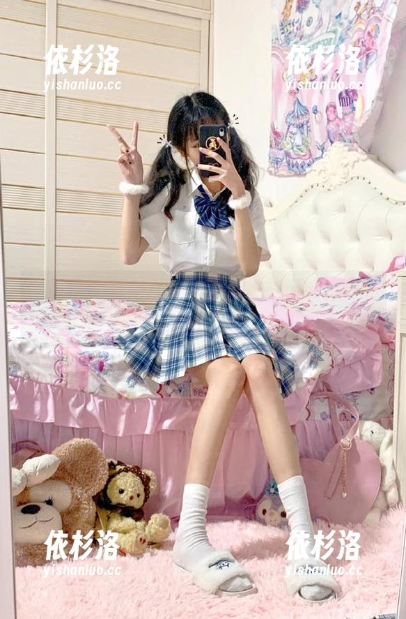 尤果网 - 青树女友写真图包，记录她在自然中绽放的柔美与优雅