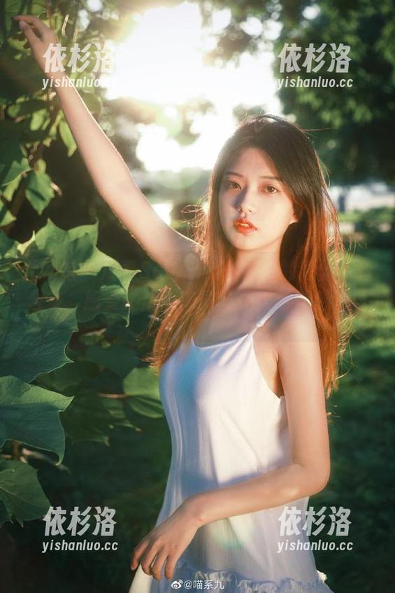尤物馆 - 观看Seven小七独特的肉丝写真合集，感受她展现的多样化美与情感深度。