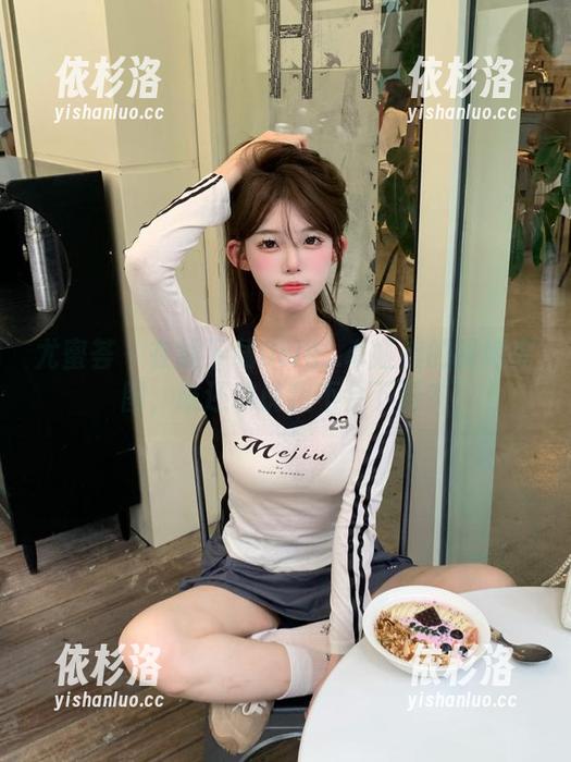 尤蜜荟-Cris_卓娅祺 尤蜜荟 - 在线下载Cris_卓娅祺的厨娘原图,谁还敢说我不会下厨?