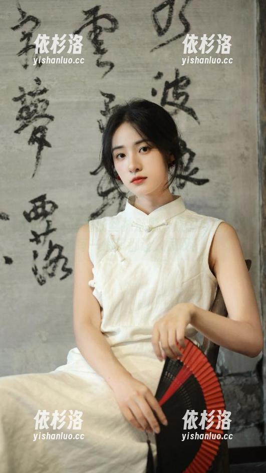 尤蜜荟 - 娜露的丝袜魅影：原图与图片中的每一细节都让人惊叹！