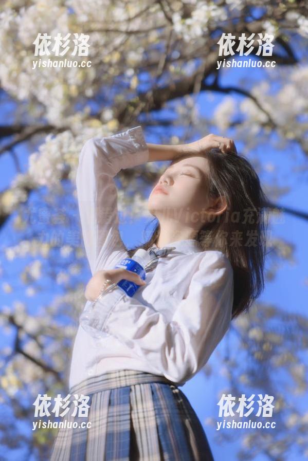 尤蜜荟-果儿Victoria 尤蜜荟 - 别错过!果儿Victoria充满魅力的美脚图包,精选资源等你来发现