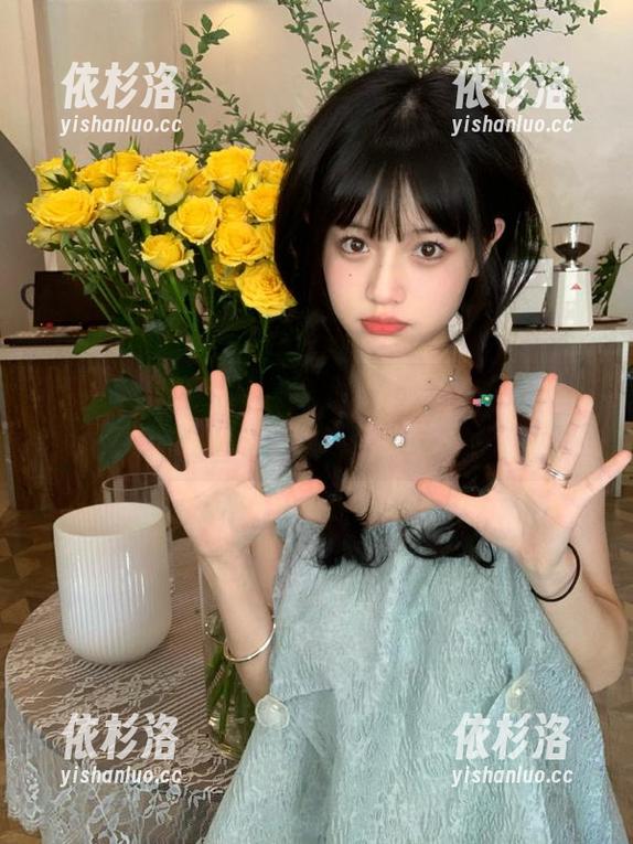 微密圈 - 最新写真作品释出：左公子666通过《今天是大白兔奶糖》唤醒甜美回忆