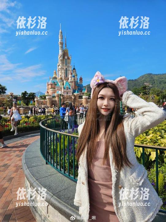 希希_啾 全套作品展示:希希_啾与香车美人完美融合的艺术之旅