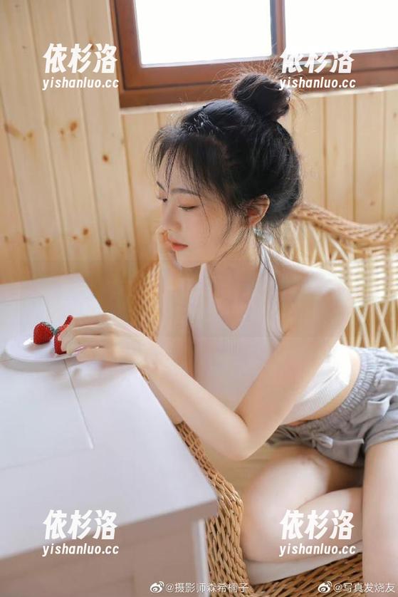 异思趣向-小九 异思趣向 - 小九红色包臀裙(下)写真魅力无限,免费图片火热分享中!