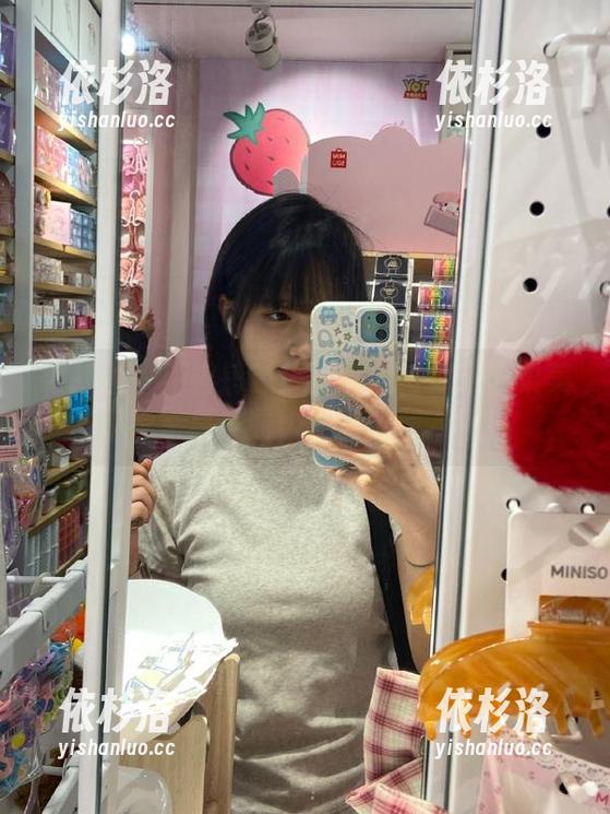 微密圈 - 不容错过！免费欣赏徐莉芝柔美吊带写真美图，尽显风情万种！