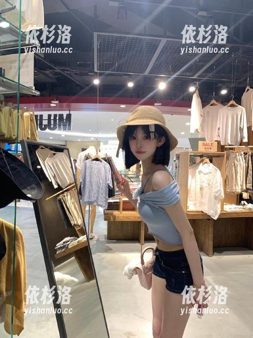 推女神-潇同学 推女神 - 打破常规,潇同学奶牛写真原图与套图齐亮相,给你不一样的体验!