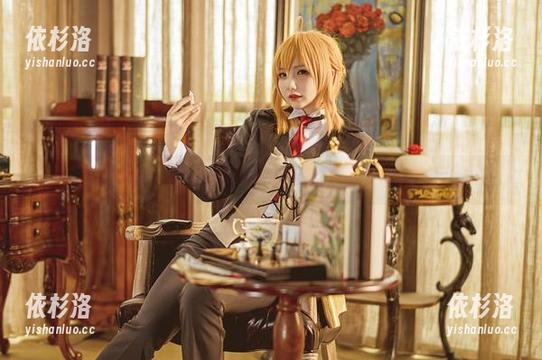 最新美图推荐：是一只熊仔吗与蔚蓝档案的生盐诺亚互动创作