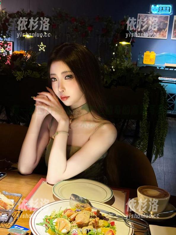杏仁曲奇 每一张图片都温柔:杏仁曲奇的高清写真艺术探索