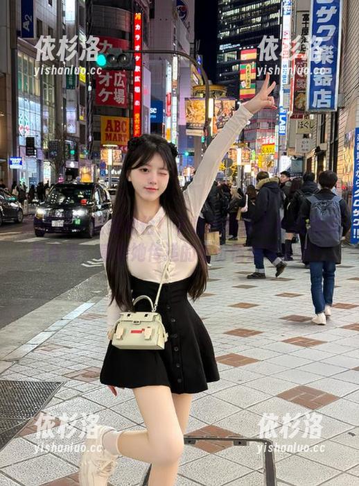 果团网 - 精美绝伦！下载云菲菲天台心境写真合集，感受她传递的每份情感与故事！