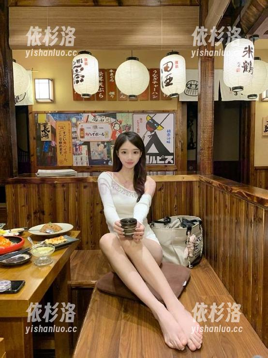 果团网-蜜桃Q妹儿 果团网 - 和蜜桃Q妹儿一起揭开秘密:她最新写真作品的合集及精美原图全展示!