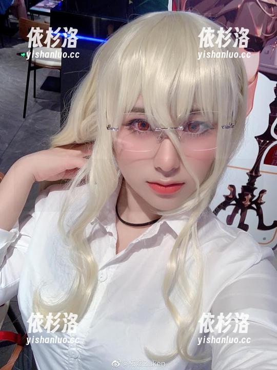 柘烟Zuken 免费欣赏柘烟Zuken大凤礼服图册,感受摄影师的灵感与创意!
