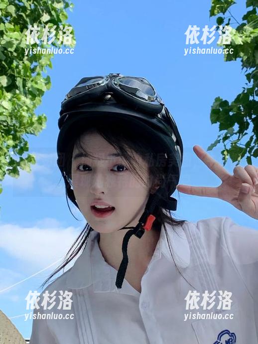 森萝财团-小樱 森萝财团 - 捕捉小樱的私房美图,牛仔裤展现她独特的时尚气息
