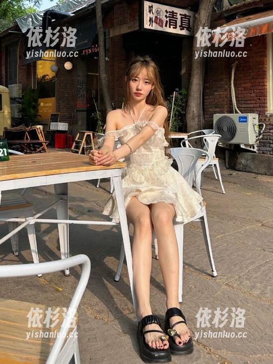 森萝财团 森萝财团丝袜少女图集福利:探寻她们的华丽绽放与优雅姿态,尽享视觉震撼!