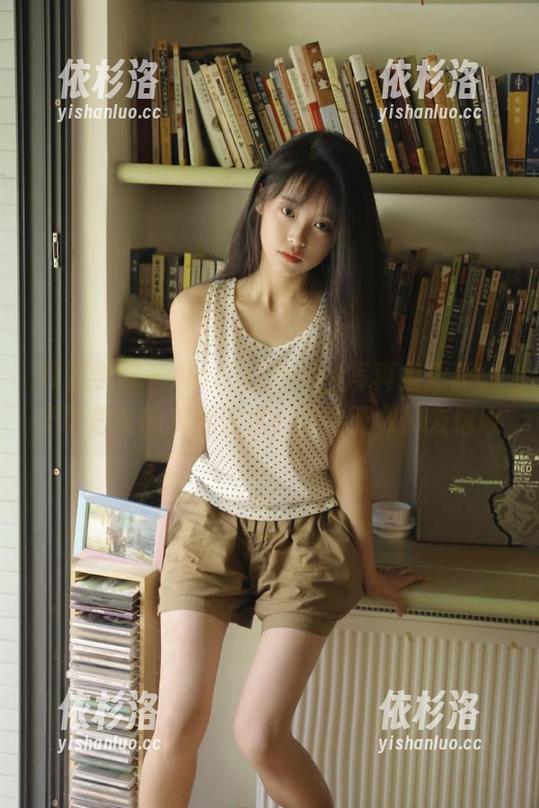 模范学院 - NaNa_baby写真集更新！不可思议的美腿艺术，催生无数网友惊叹