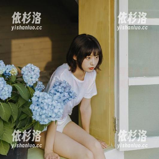 模范学院-仓井优香 模范学院 - 白色梦境:仓井优香写真合集更新,快来发现她的独特之美!