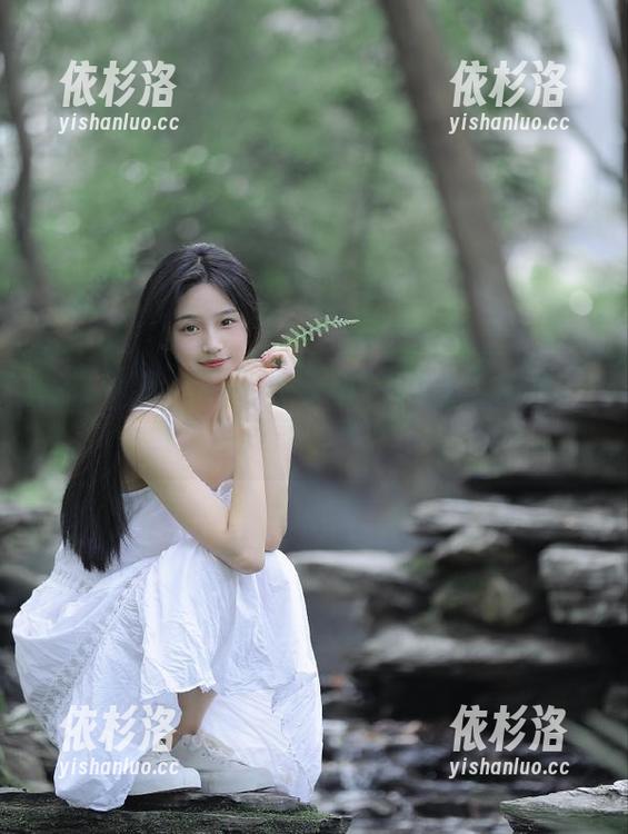 模范学院-南晓梦 模范学院 - 不容错过的南晓梦美脚图集,下载惊艳写真,体验动人瞬间