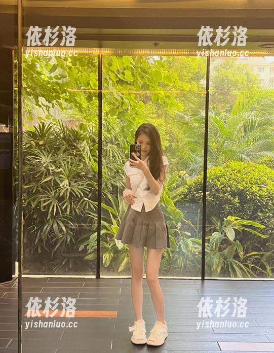 模范学院-唐琪儿il 模范学院 - 迷醉于唐琪儿il豹纹写真,这组套图让你欲罢不能