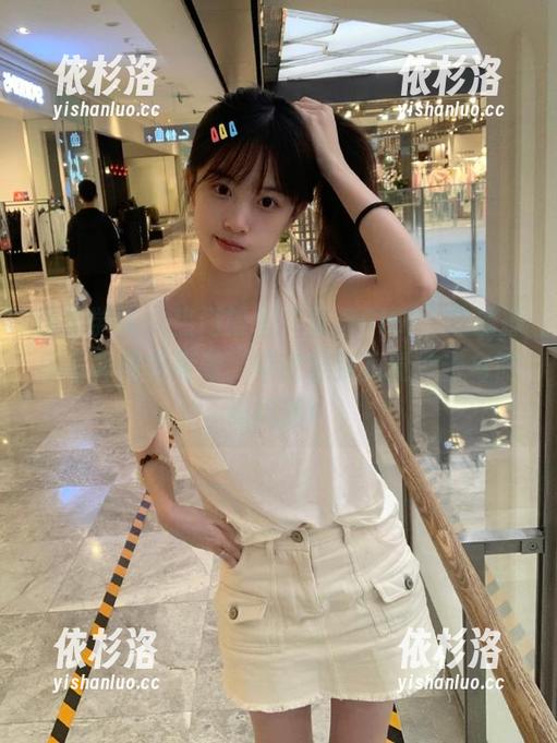 模范学院-夏茉GIGI 模范学院 - 热门博主“夏茉GIGI”的体操服写真图包更新,带来全新视觉冲击与时尚风潮!