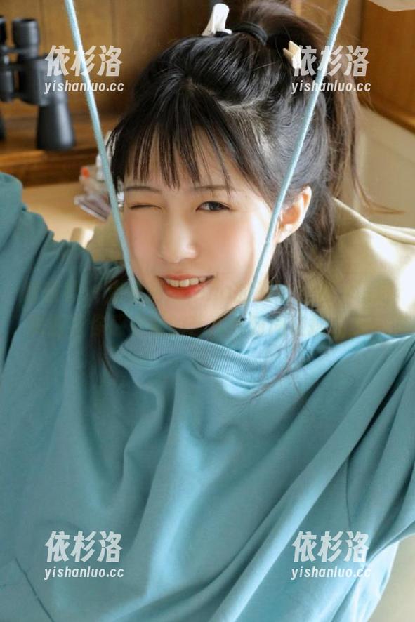 爱蜜社-莉娜lena 爱蜜社 - 走进莉娜lena的灰丝世界,精选美图带你感受她的艺术与时尚碰撞之美!