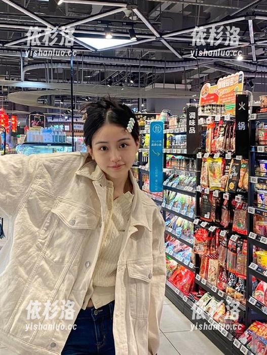 牛奶里的果汁 微密圈 - 原图独家:“牛奶里的果汁”长腿写真精选,撩人不止于视觉,更在于灵魂的深度!