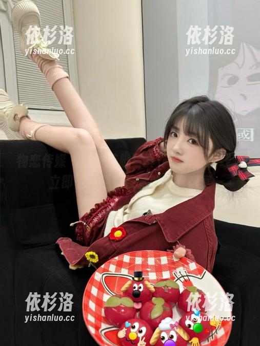 物恋传媒-菲菲 物恋传媒 - 菲菲美脚写真作品震撼上线,立即下载感受视觉的极致盛宴