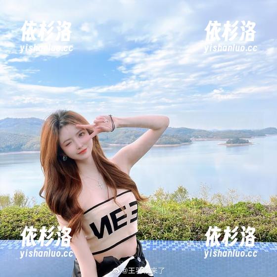 王羽杉 独家定制!王羽杉白衬衫写真图片,捕捉青春气息与无限可能