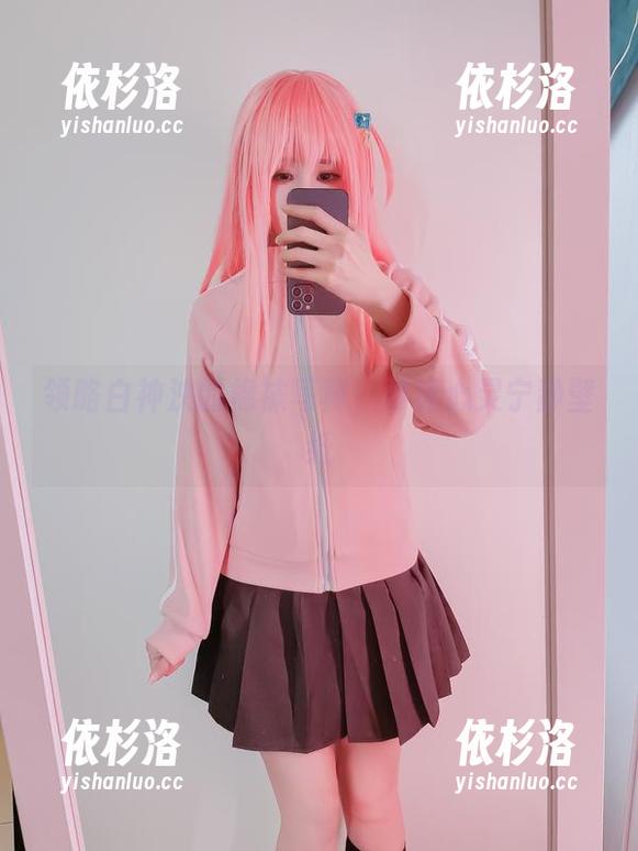 白神泱 领略白神泱的棉袜写真,寻觅心灵宁静壁纸