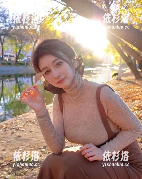 白银81 白银81的比基尼作品集:畅游在清凉海水中的美丽图片