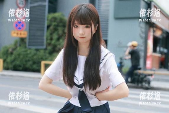 秀人网-FoxYini孟狐狸 秀人网 - 绝美风情:FoxYini孟狐狸兔女郎写真照片合集,展现她的魅力与优雅