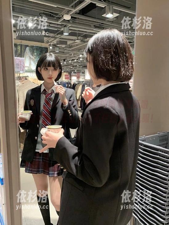 秀人网-z杯悠悠 秀人网 - z杯悠悠的兔女郎图集更新啦,这样的美丽实在让人忍不住想多看几眼!