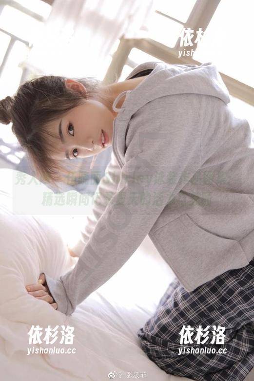 秀人网-伍晓丽Shirley 秀人网 - 伍晓丽Shirley泳装作品图集:精选瞬间记录夏天的活力与美丽