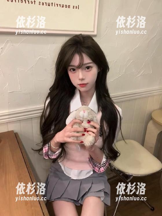 秀人网-刘婷婷 秀人网 - 超美刘婷婷比基尼写真作品,赶紧去网盘看看吧!