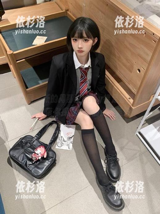 秀人网-周慕汐baby 秀人网 - 新的周慕汐baby裸足套图更新来袭,带你探索生活的点滴美好!